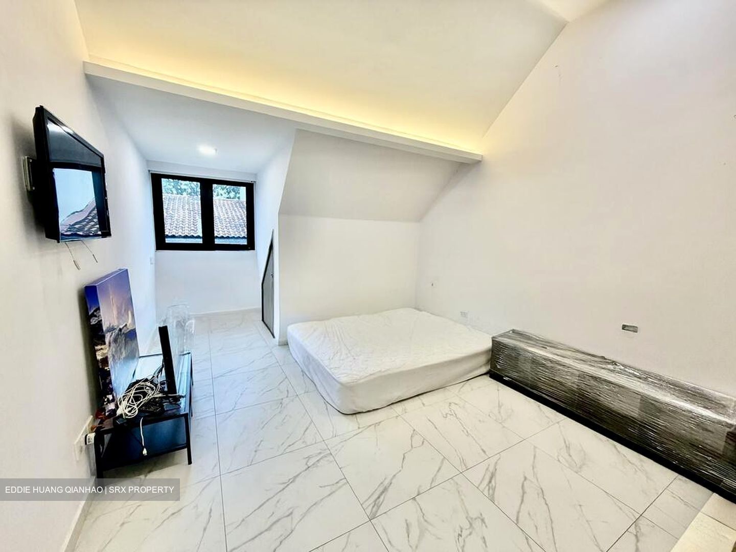Apollo Gardens (D16), Terrace #524693081